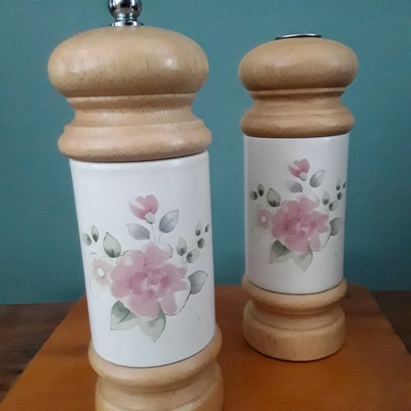 Mr. Dudley Dining Vintage Mr Dudley Salt And Pepper Grinder Set With Floral Design Poshmark